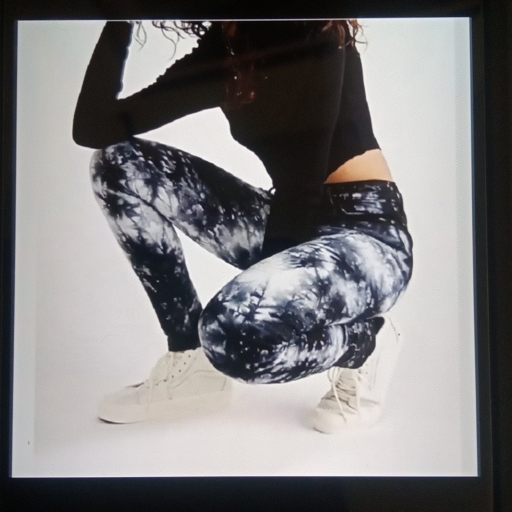 Mother Super Swooner Tie Dye Skinny  Mid Rise Jeans In Winding Paths Size 28